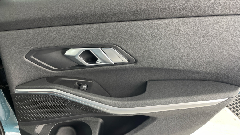 BMW 3 Series 320i SE 4dr Step Auto Petrol Saloon